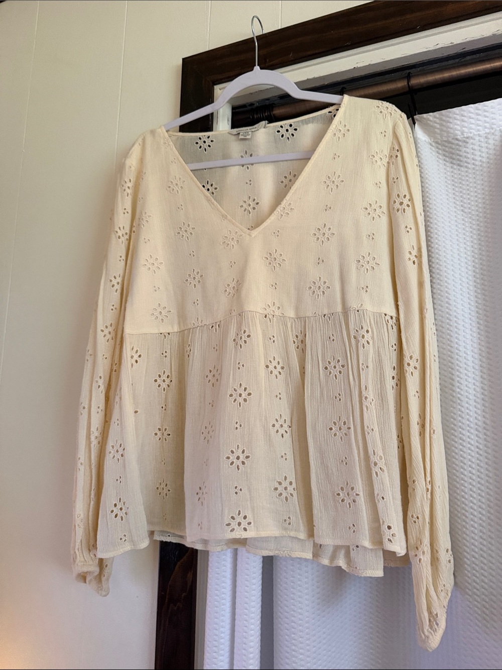 American Eagle Outfitters Cream Eyelet V-Neck Peasant Top